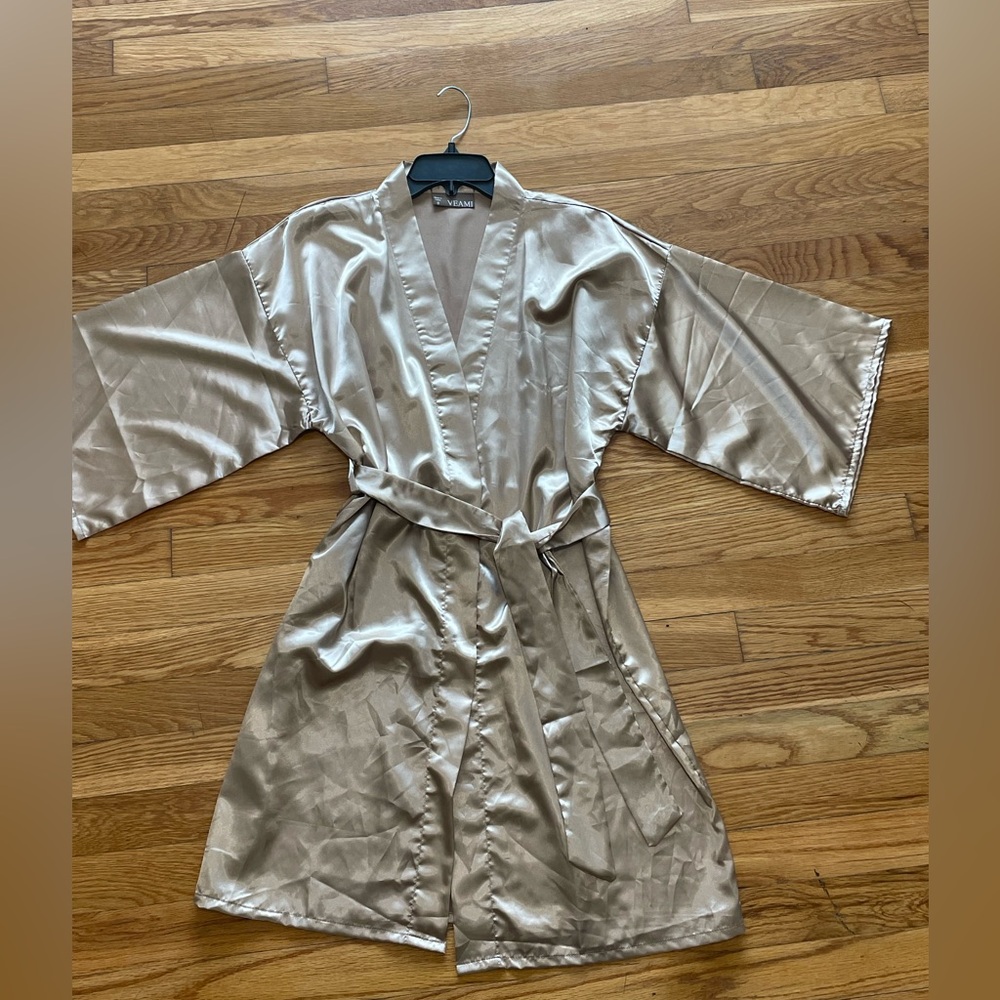 Satin champagne robe